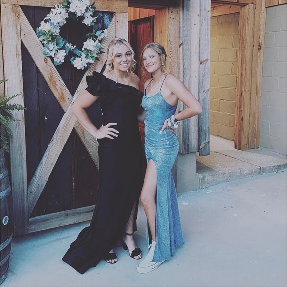 Prom dress - Picture 3 of 3